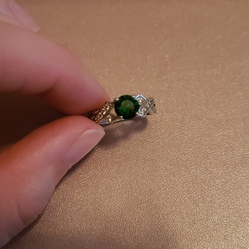 Lab created emerald ring - Picture 2 of 3